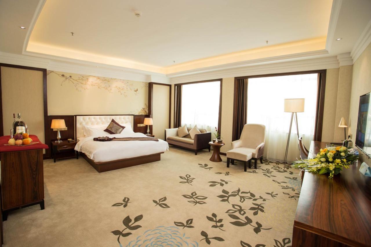 Hong Van Grand Hotel Mong Cai エクステリア 写真