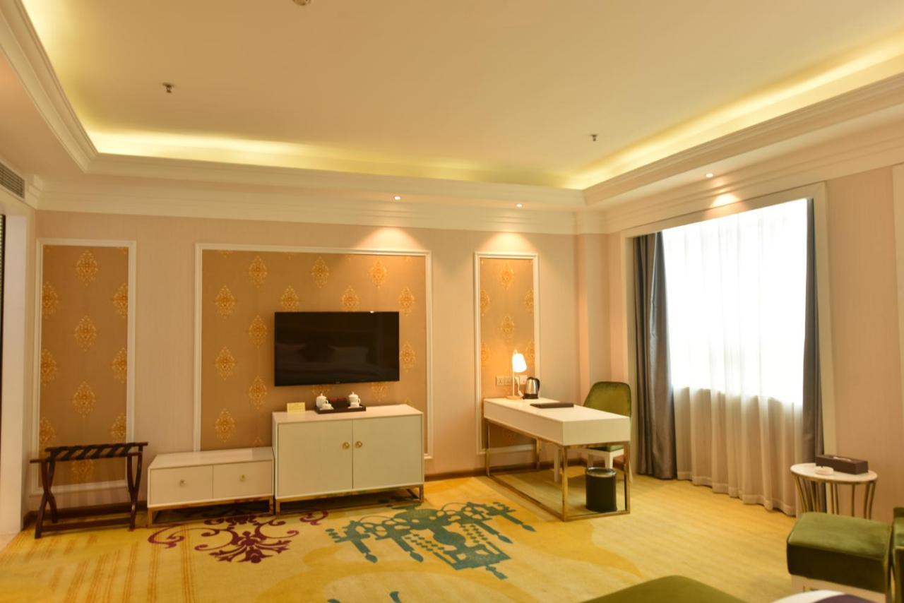 Hong Van Grand Hotel Mong Cai エクステリア 写真
