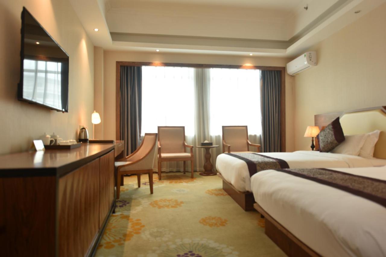 Hong Van Grand Hotel Mong Cai エクステリア 写真