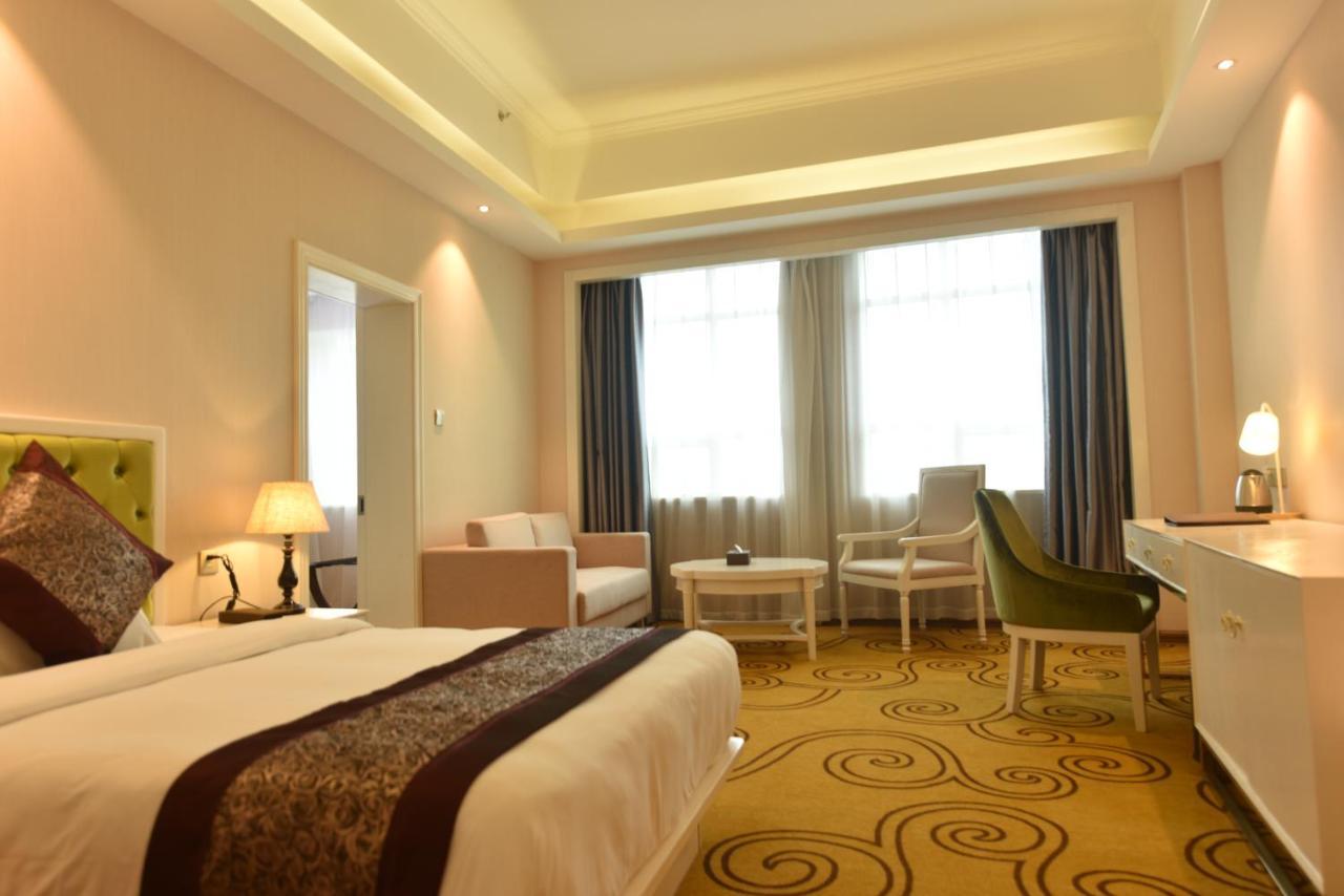 Hong Van Grand Hotel Mong Cai エクステリア 写真