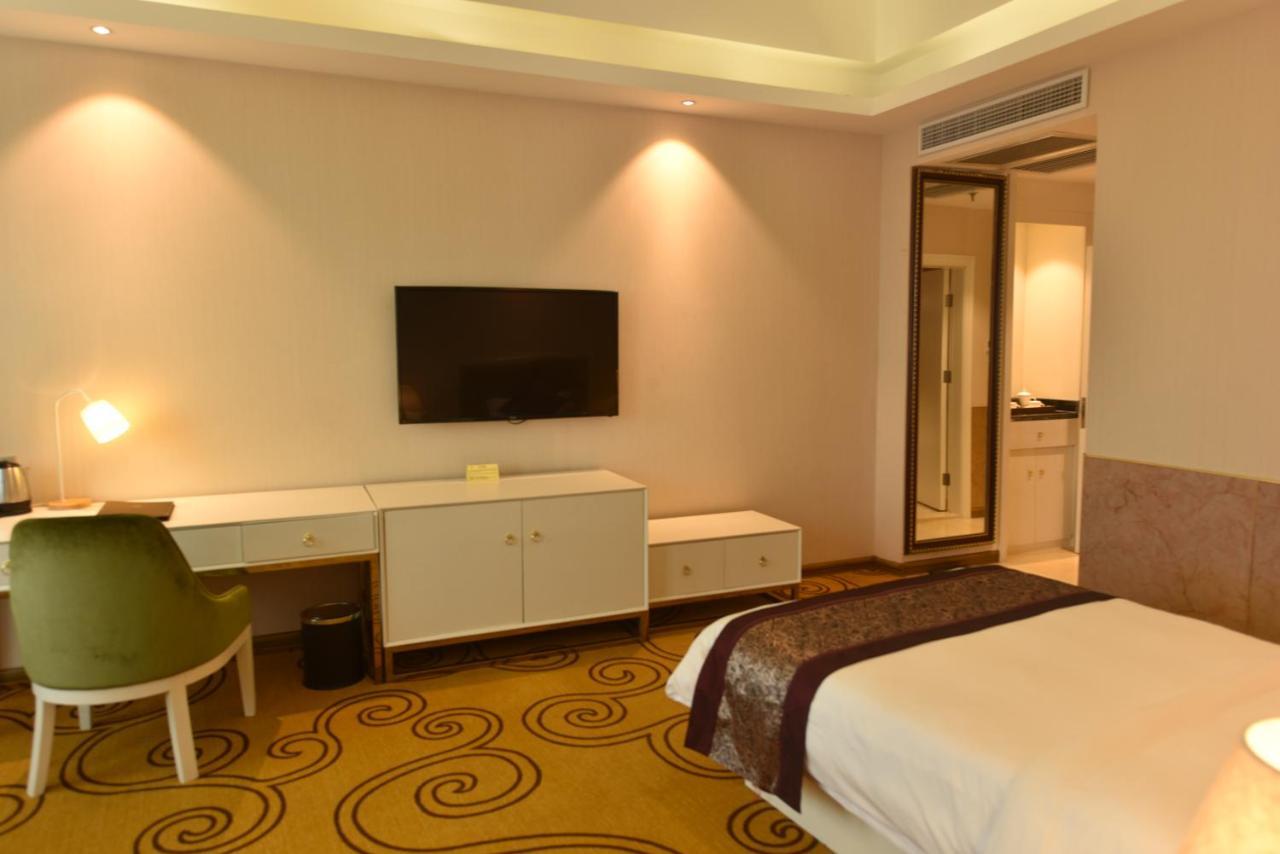 Hong Van Grand Hotel Mong Cai エクステリア 写真