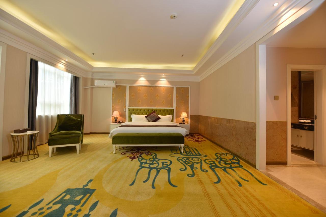 Hong Van Grand Hotel Mong Cai エクステリア 写真