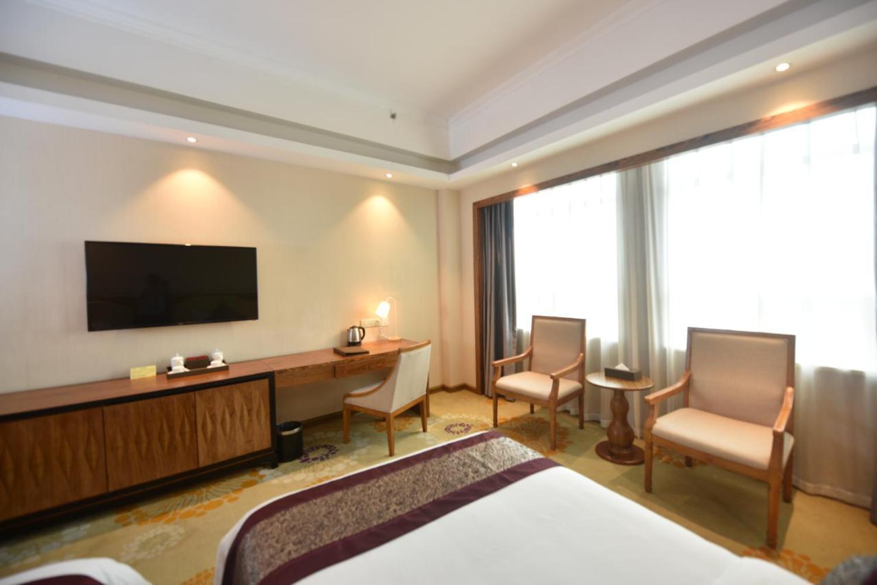 Hong Van Grand Hotel Mong Cai エクステリア 写真