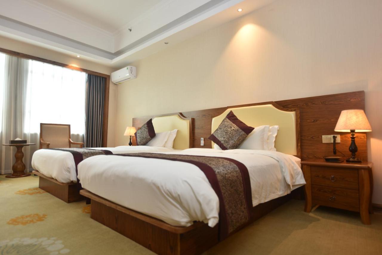 Hong Van Grand Hotel Mong Cai エクステリア 写真