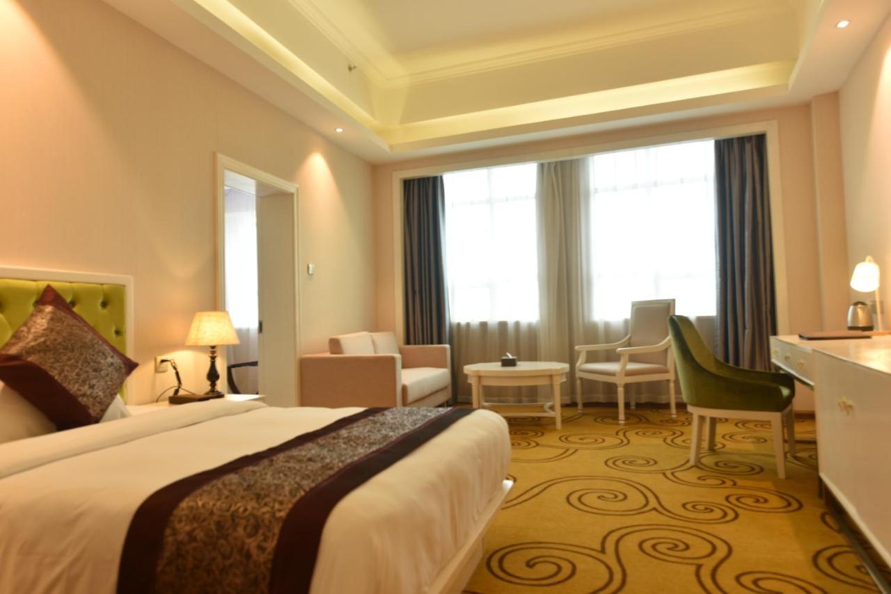 Hong Van Grand Hotel Mong Cai エクステリア 写真