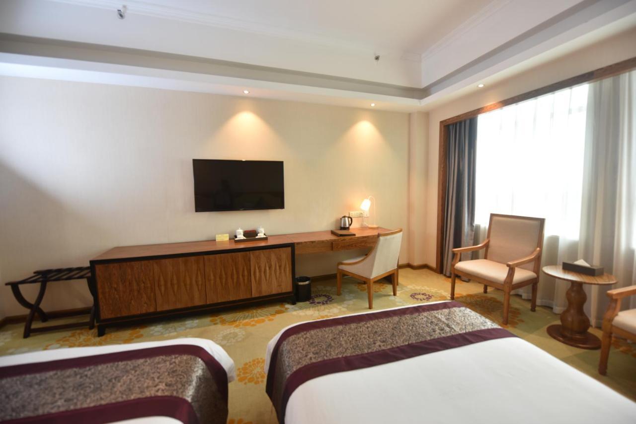 Hong Van Grand Hotel Mong Cai エクステリア 写真