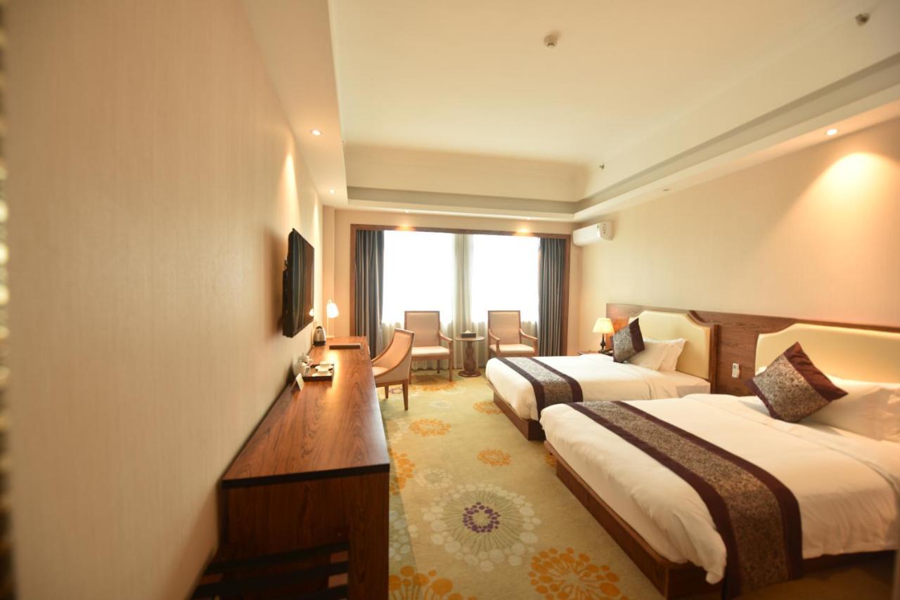 Hong Van Grand Hotel Mong Cai エクステリア 写真