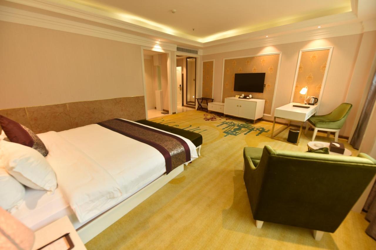 Hong Van Grand Hotel Mong Cai エクステリア 写真