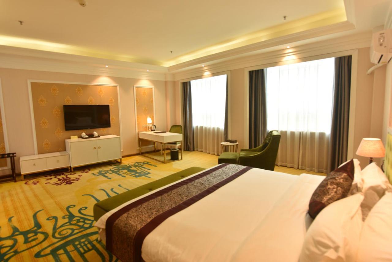 Hong Van Grand Hotel Mong Cai エクステリア 写真