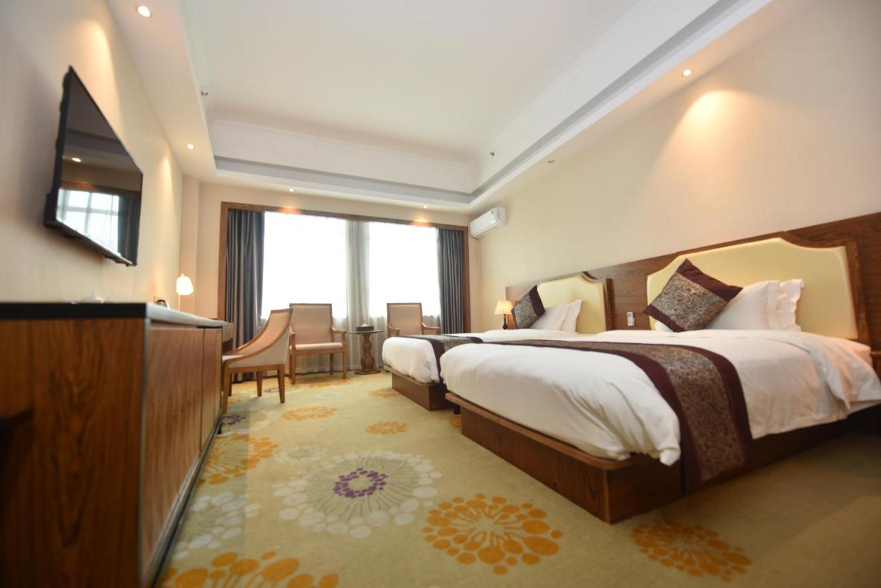 Hong Van Grand Hotel Mong Cai エクステリア 写真