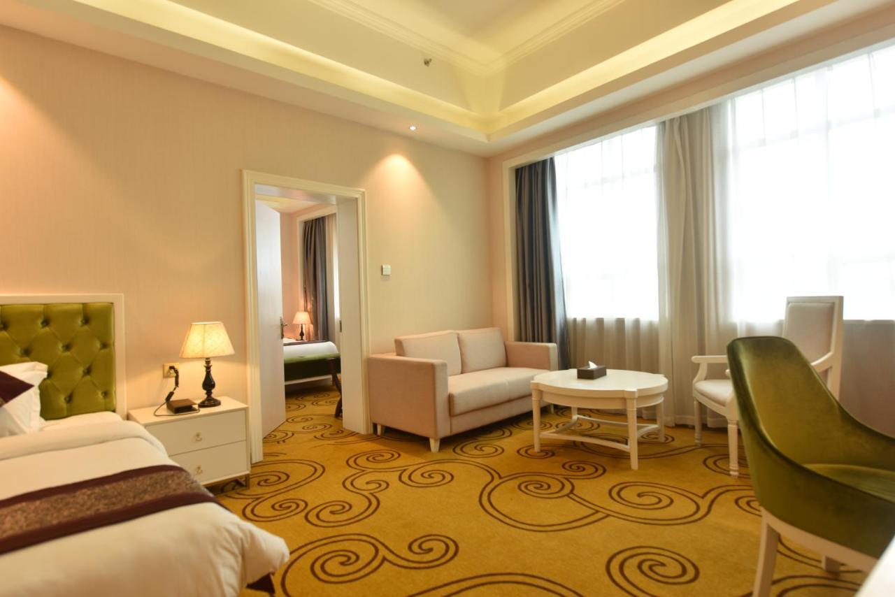 Hong Van Grand Hotel Mong Cai エクステリア 写真