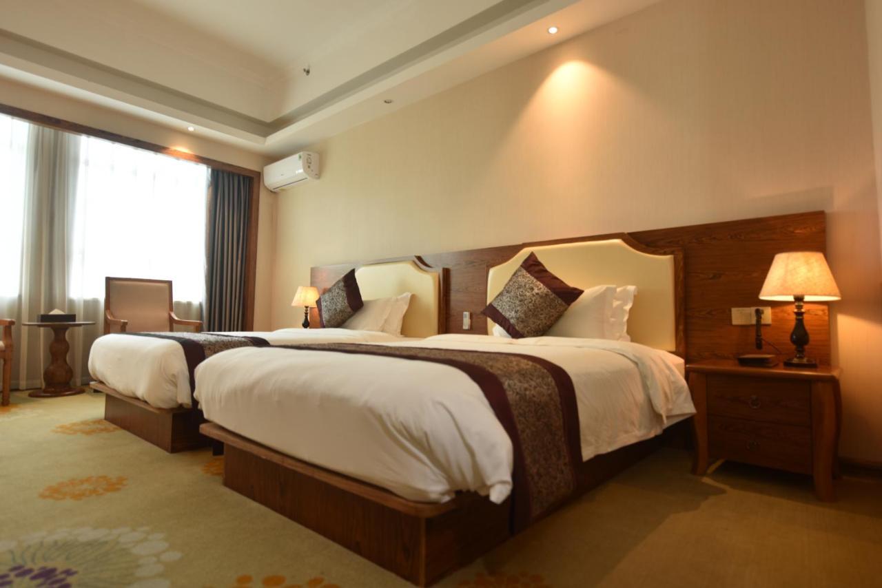 Hong Van Grand Hotel Mong Cai エクステリア 写真