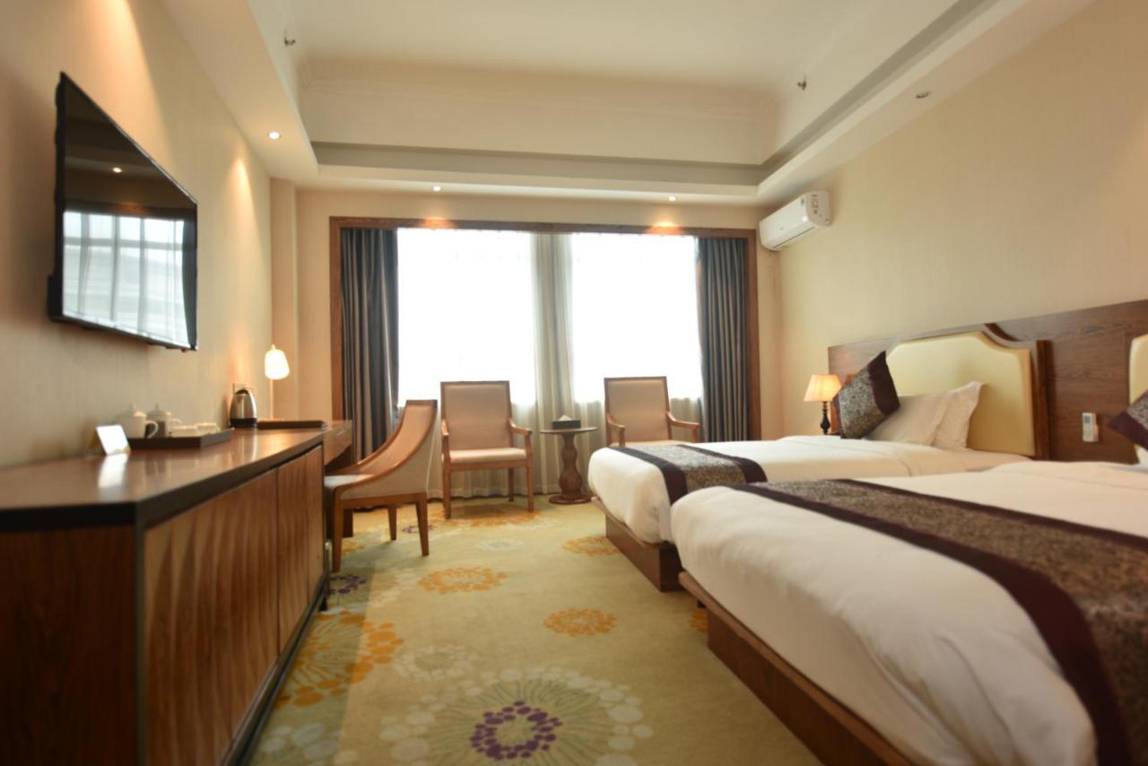 Hong Van Grand Hotel Mong Cai エクステリア 写真